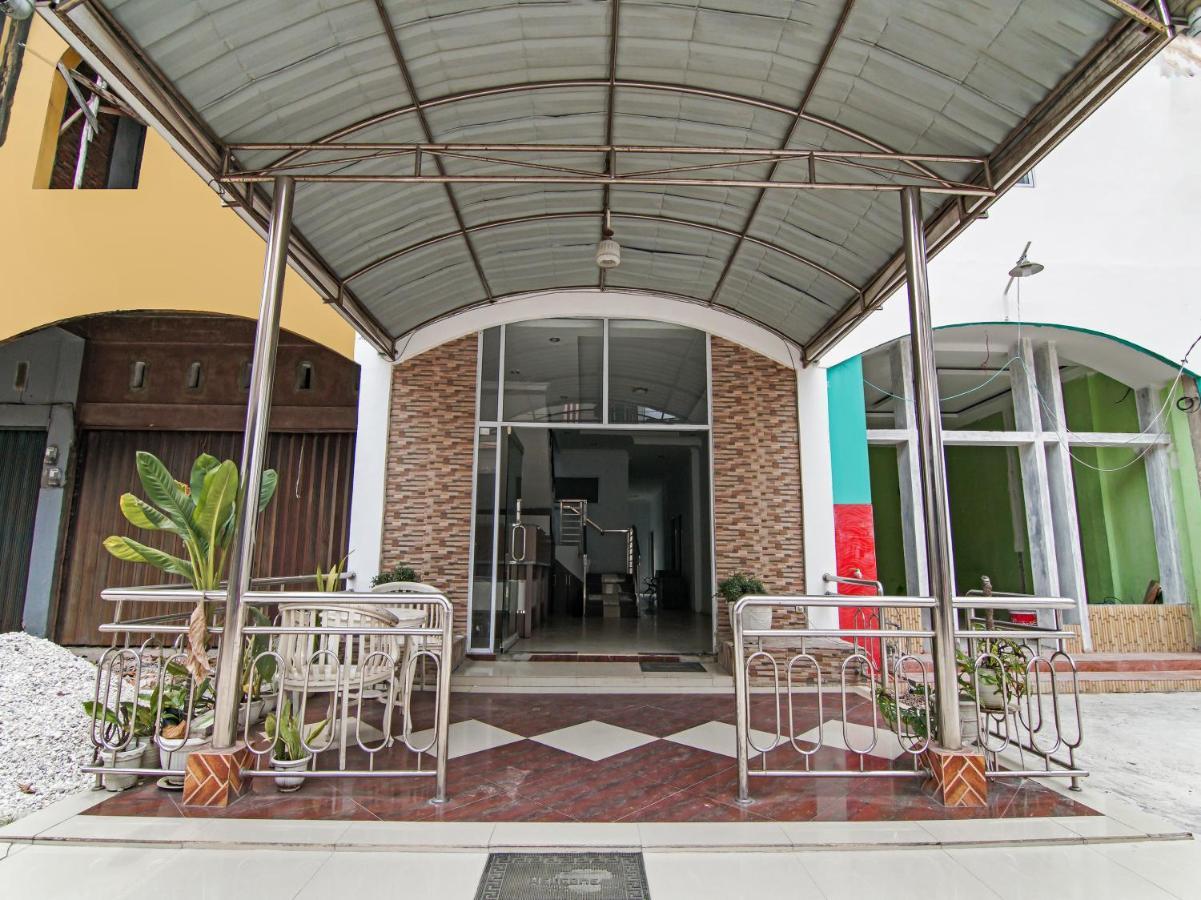 Oyo 90897 Hotel Sepupu Satria Pekanbaru Exterior photo