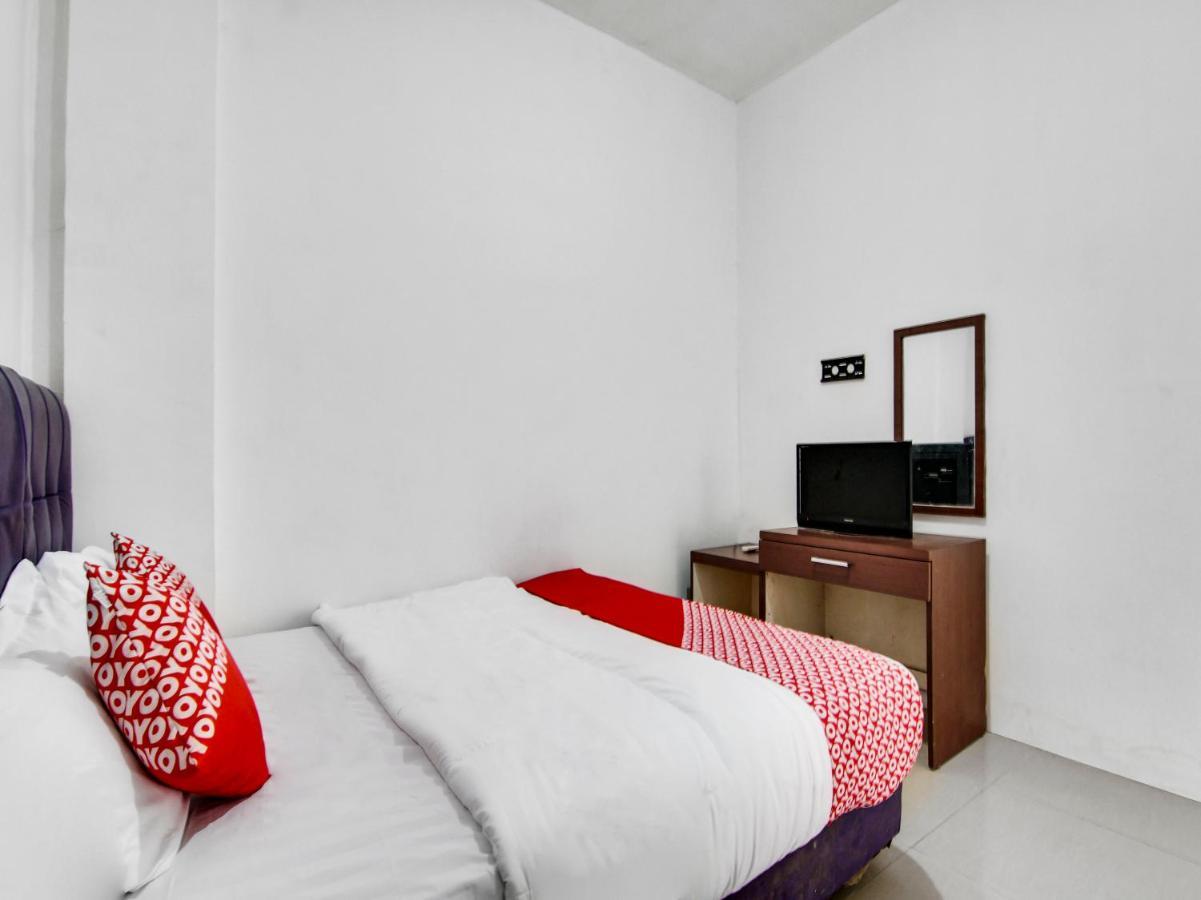 Oyo 90897 Hotel Sepupu Satria Pekanbaru Exterior photo